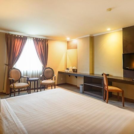 Olympic Hotel Jakarta Exterior foto