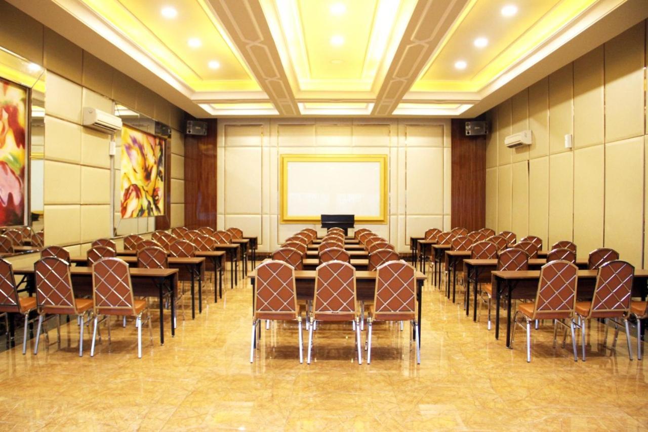 Olympic Hotel Jakarta Exterior foto