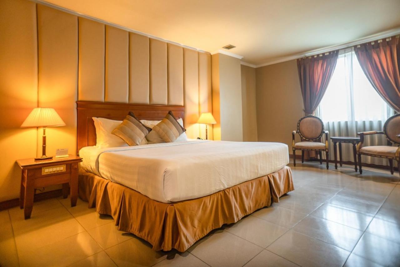 Olympic Hotel Jakarta Exterior foto