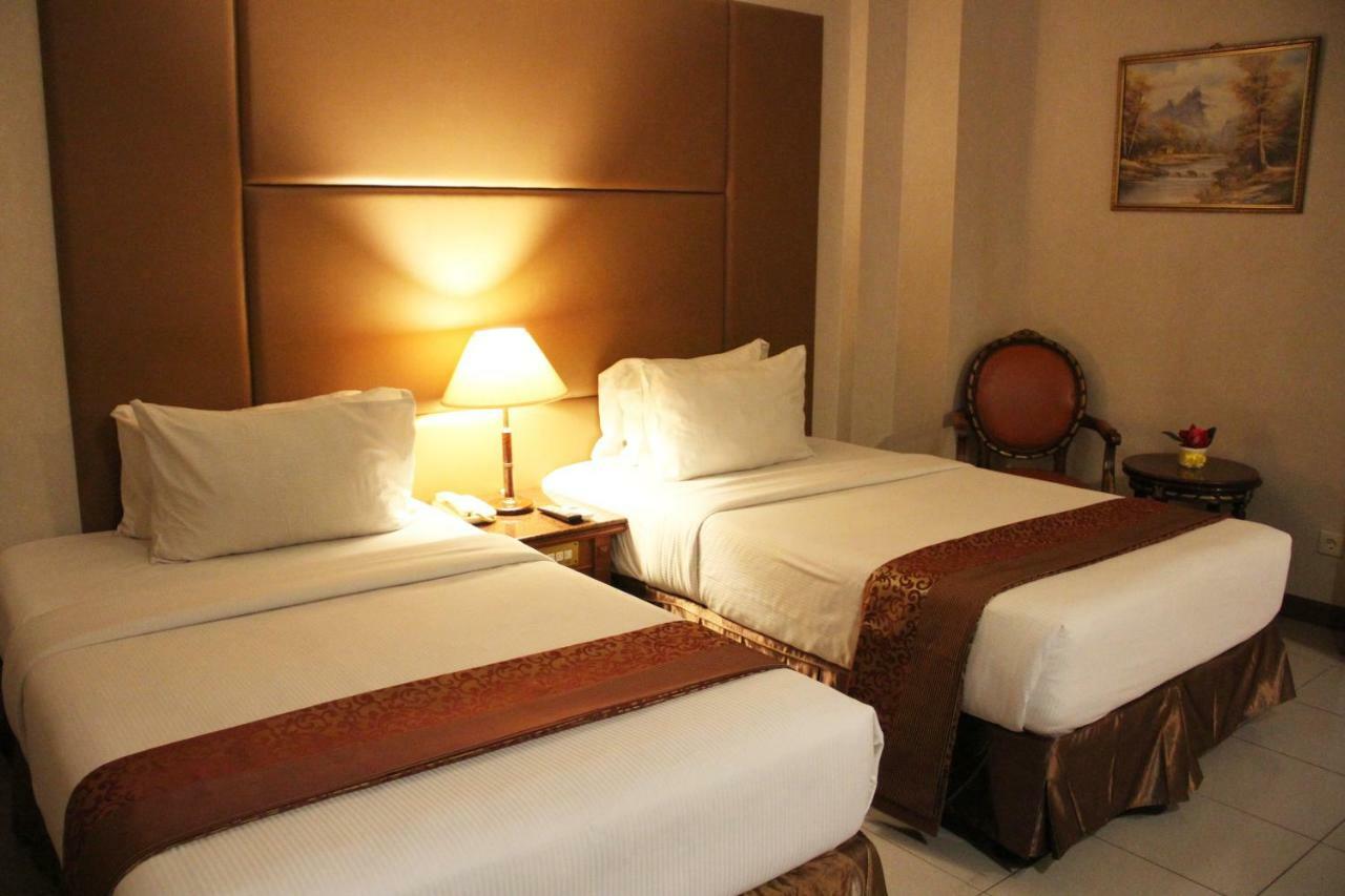 Olympic Hotel Jakarta Exterior foto